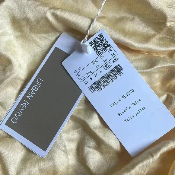 NWT Urban Revivo Ruched Yellow Tulip Skirt Sz 10 - Picture 2 of 6